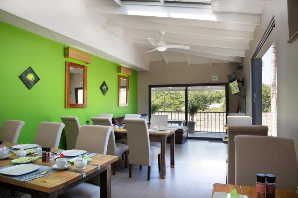 Nahoon Eco Lodge on Mackenzie East London Buitenkant foto