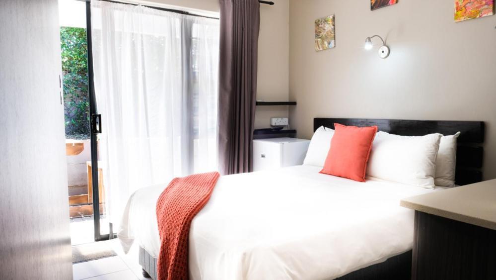 Nahoon Eco Lodge on Mackenzie East London Buitenkant foto