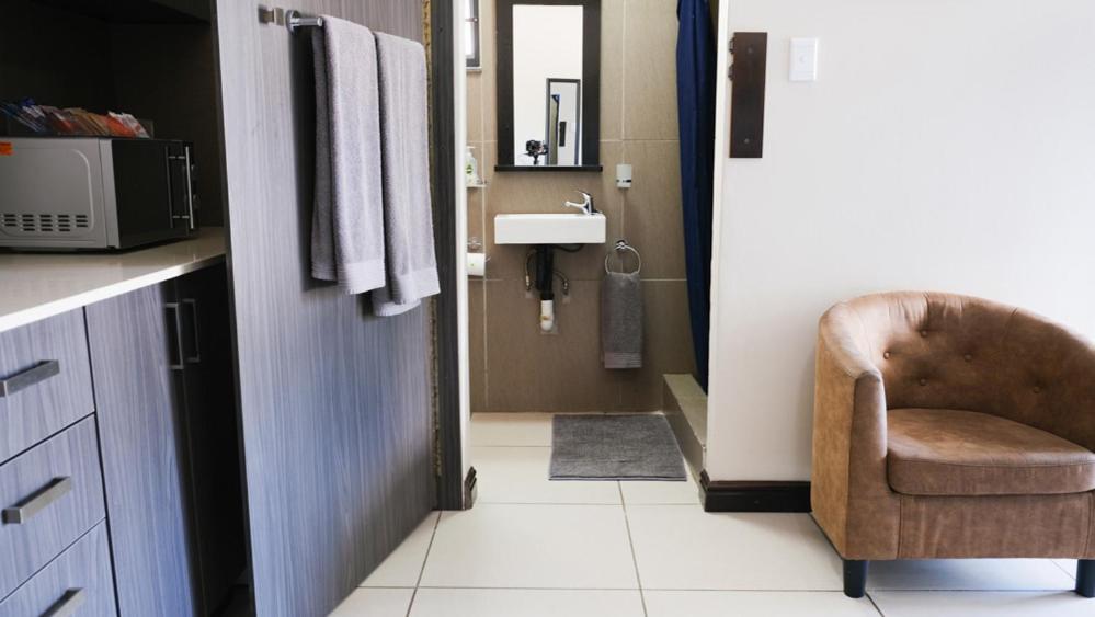 Nahoon Eco Lodge on Mackenzie East London Buitenkant foto