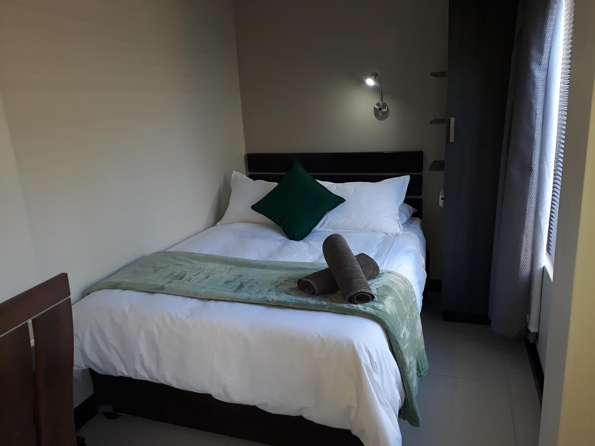 Nahoon Eco Lodge on Mackenzie East London Buitenkant foto