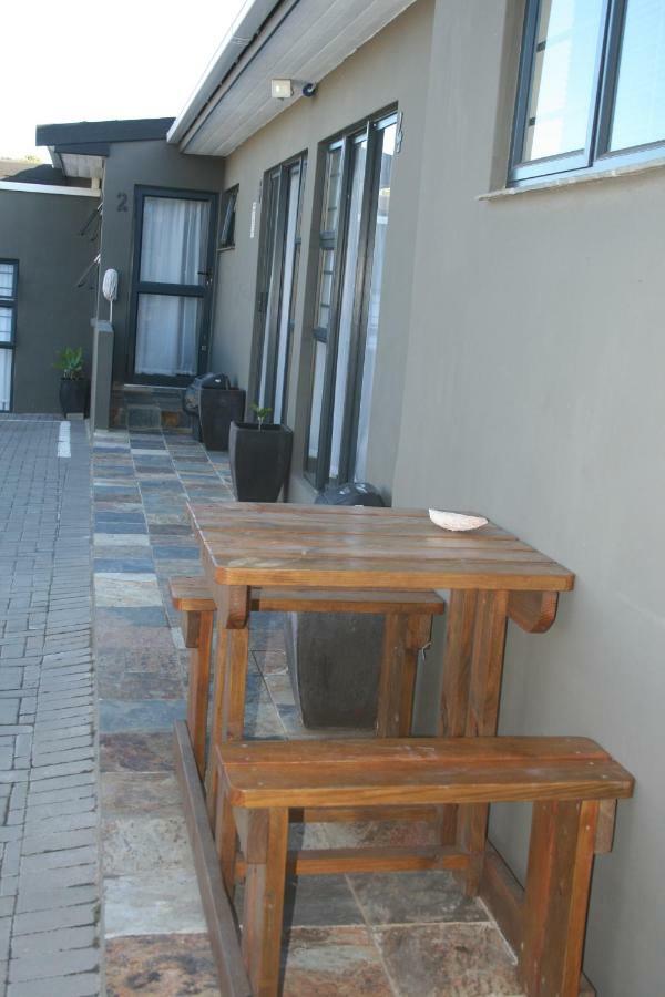 Nahoon Eco Lodge on Mackenzie East London Buitenkant foto